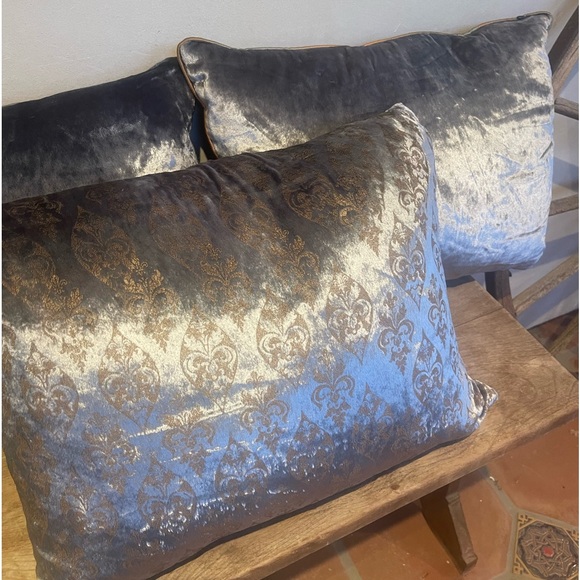 COURT OF VERSAILLES Set of Three Lt Teal Silk Embellished Embroidery Velvet Back - Picture 5 of 9